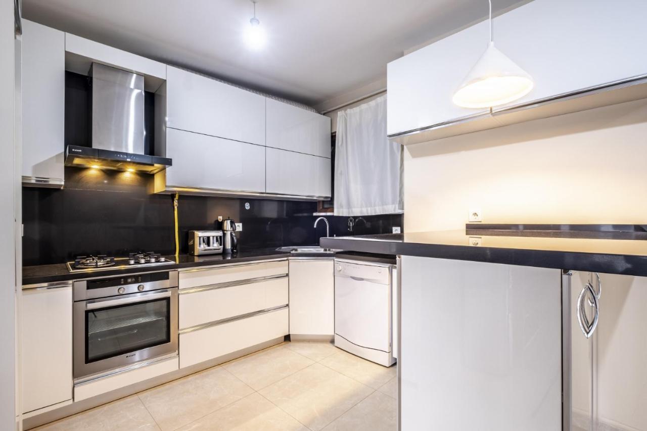 Апартаменты Flat With Sea View Near Uskudar Ferry Station Стамбул Экстерьер фото